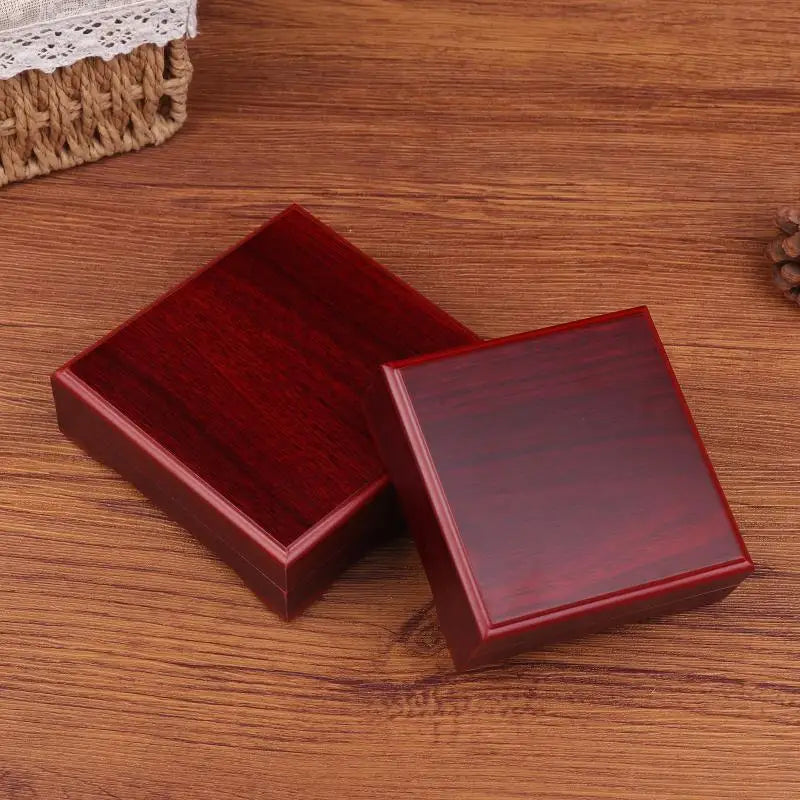 ESTOJO DE MADEIRA PARA MOEDA COM INTERIOR VERMELHO – 10 OU 12 CM