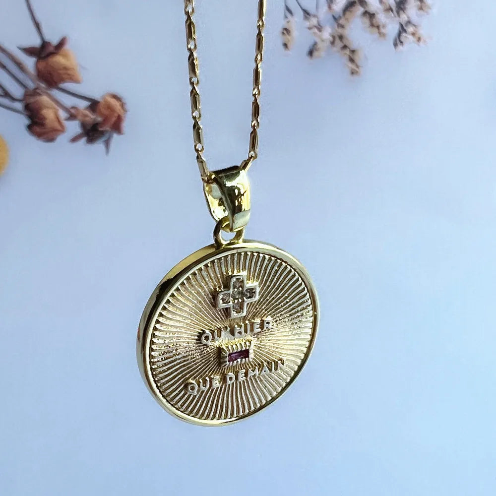 COLAR AMOR EM FRANCÊS COM MEDALHA DOURADA