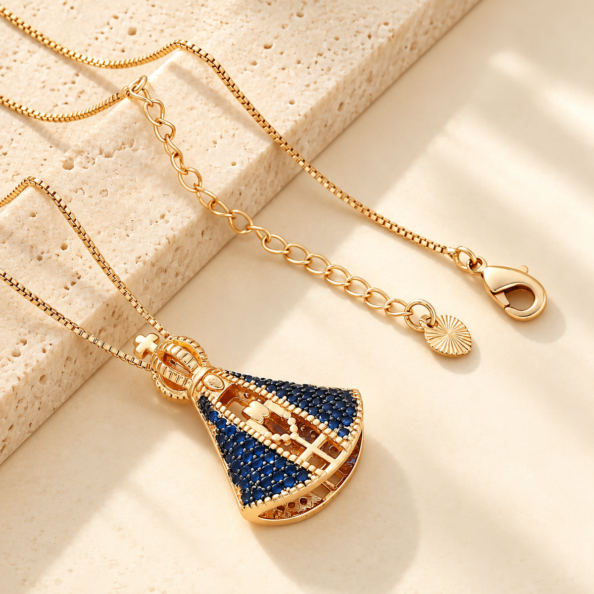 COLAR NOSSA SENHORA APARECIDA COM ZIRCÔNIAS – AZUL E DOURADO